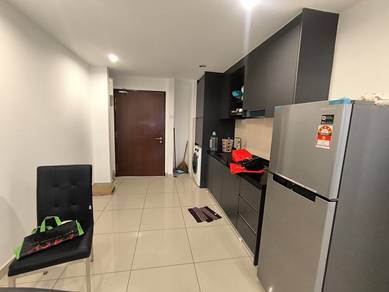 Puteri Harbour Service residence for rent