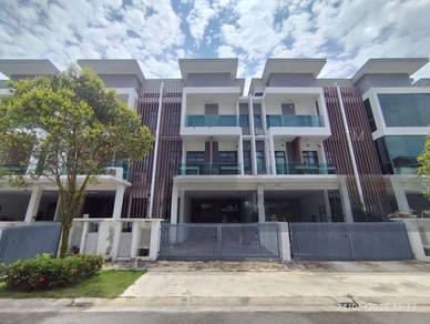 Reflexion @ Puchong South Save 240k! 2.5 Storey Terrace Auction