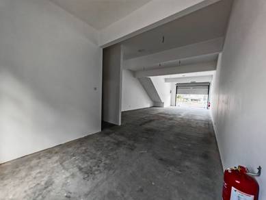 Kempas Indah  (shop lot facing main road / Brand New whole Block)