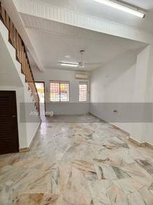 Taman Selayang Bahagia Well Maintained Unit, Below Market Price