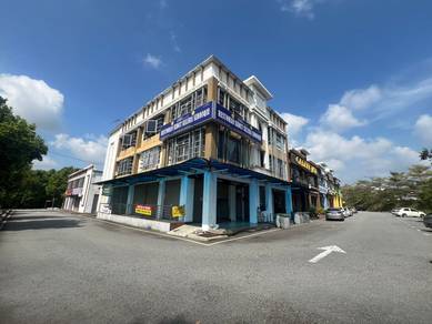 SHOPLOT CORNER for rent, strategic area KLUANG, tmn Pesona