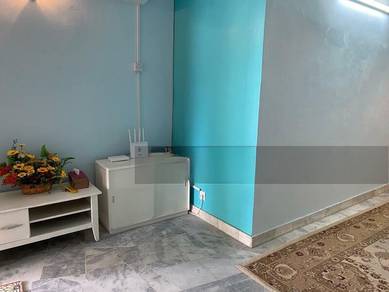 Bandar Kinrara 2 Well Maintained Unit, Good Location