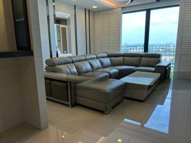 Trefoil Well Maintained Unit, Ready to Move In