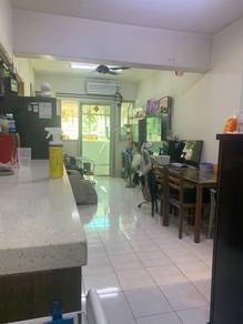 Happy Garden Flat with LIFT for sale