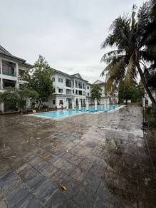 Town area polo park townhouse