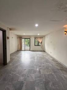 Town area polo park townhouse
