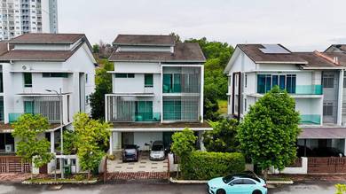 Spacious 6 Bedroom Bungalow 3 Storey 1080 Residences Kajang Freehold
