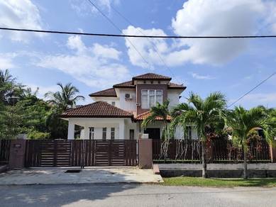 Bungalow House Pantai Sepang Putra
