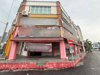 Facing Main Road Ground Floor Shoplot Corner Kota Laksamana