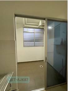 Corner Ground Floor Trifolis Apartment, 900sqf,3R2B,Bukit Tinggi,Klang