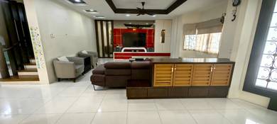 3sty Semi-Detached @Iramanis area