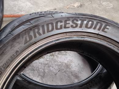 Tayar Bridgestone RE004 245 45 18 Used Tyre