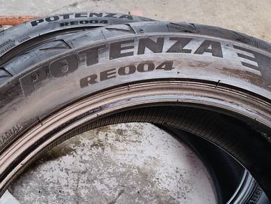 Tayar Bridgestone RE004 245 45 18 Used Tyre