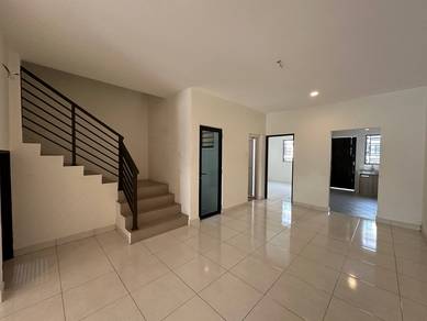 Pengkalan Tiara/2 Storey Terrace House For Rent/Auto Gate/Basic Unit