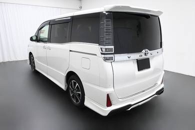 Toyota VOXY 2.0 ZS KIRAMEKI 2 FULL-SPEC 2024