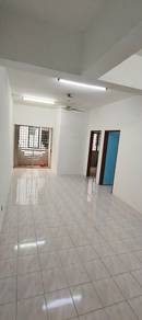 Flat 3 Bilik !! Cat BARU CANTIK !! Tkt 1 !!