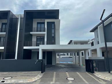 New modern semi d • kolombong