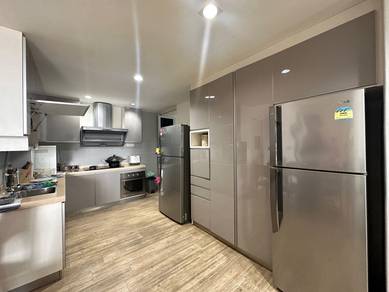 Surin Block B, middle floor, sea view, 2 parking lots for sale