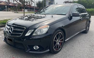 Mercedes Benz E250 CGI.Sunroof ,reverse cam