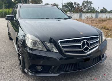 Mercedes Benz E250 CGI.Sunroof ,reverse cam