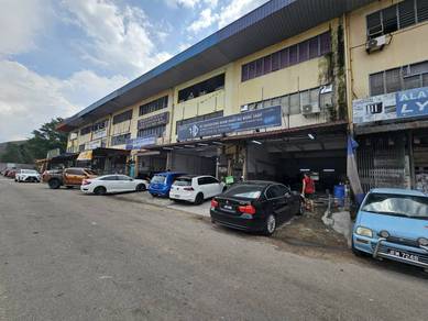 Tampoi Jaya 3 Storey Terrace Factory 25x80 Facing Main Road Tenanted