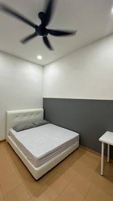 Master Bedroom w private bathroom for Rent