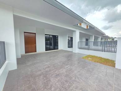 Double Storey Terrace House 5Bedrooms Partially Furnish @ Gelang Patah