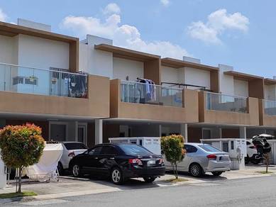 Cheap below market townhouse Casa bluebell Cybersouth dengkil