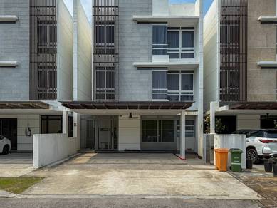 FACING OPEN RENOVATED 3 Storey Terrace Duta Villa Presint 14 Putrajaya