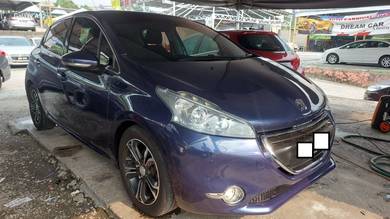 Peugeot 208 1.6 VTi ALLURE (A) 82000 done