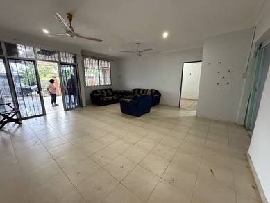 Towering Single Storey Landed House | For Sale