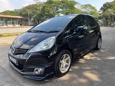 Honda JAZZ 1.5 (A) 2015 1 Lady Owner Only TipTop