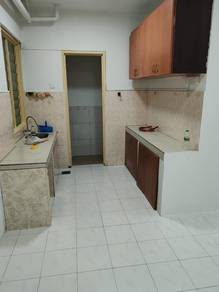 Vista Pinggiran | Seri Kembangan | Partly Furnish| 1 Car Park |Balcony