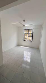 Taman Pulai Mutiara Flat / Skudai / 3 Bed 2 Bath