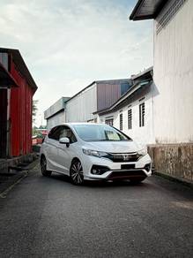 Honda Jazz 1.5V free warranty