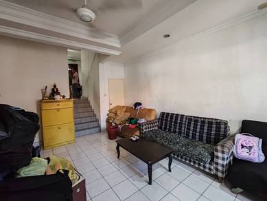 Taman Kemayan 2.5 Storey Terrace House For Sale