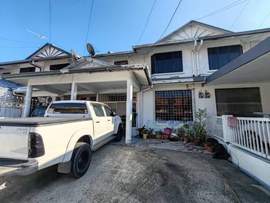 Taman Kemayan 2.5 Storey Terrace House For Sale
