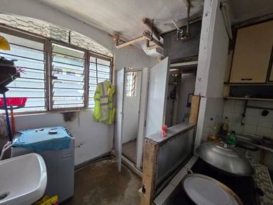 Tampoi cempaka Low Cost Flat 2 bed furnish For Sale