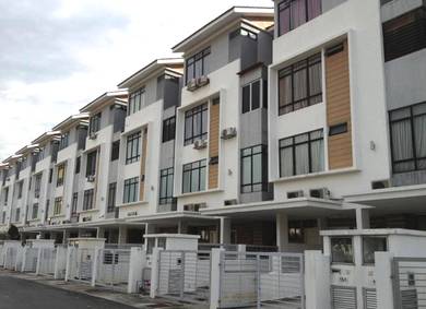 CHEAPEST❗️2.5 Sty Townhouse @ Lakeview Homes Taman Tasik Prima Puchong