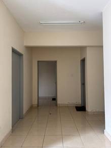 Seri Kembangan Apartment 10min ke IOI Putrajaya Mall.