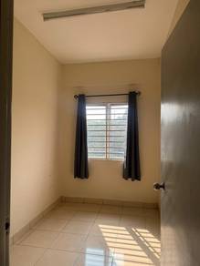 Seri Kembangan Apartment 10min ke IOI Putrajaya Mall.