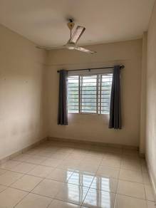 Seri Kembangan Apartment 10min ke IOI Putrajaya Mall.