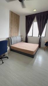HAMILTON MASTER Room Rental 5mins walk to SRI RAMPAI LRT Wangsa Maju