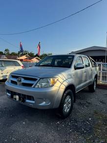Toyota HILUX 2.5 G DUAL CAB (M)