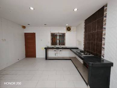 Setia Impian 4 Setia Alam with kitchen table top,3 aircond,heater