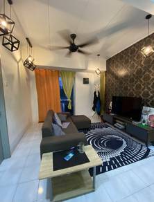 Sales: Apartment Taman Pinggiran Putra Facing Equine Park