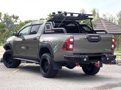 Toyota HILUX 2.8 ROGUE (A) FUL SPORT ROLL BAR