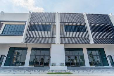 [ Face Road ] Eco Ardence Crest @ Ground Floor Shop For Rent