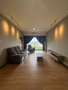 Forest Hill Condo, TOP FLOOR, 968sqt, FULLY FURNISHED