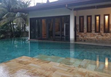 Bungalow with Private Pool @ Bukit Gita Bayu